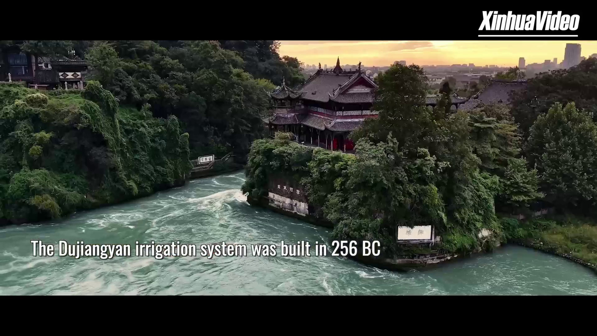 Cina, sistema di irrigazione di Dujiangyan meraviglia di armonia uomo-natura