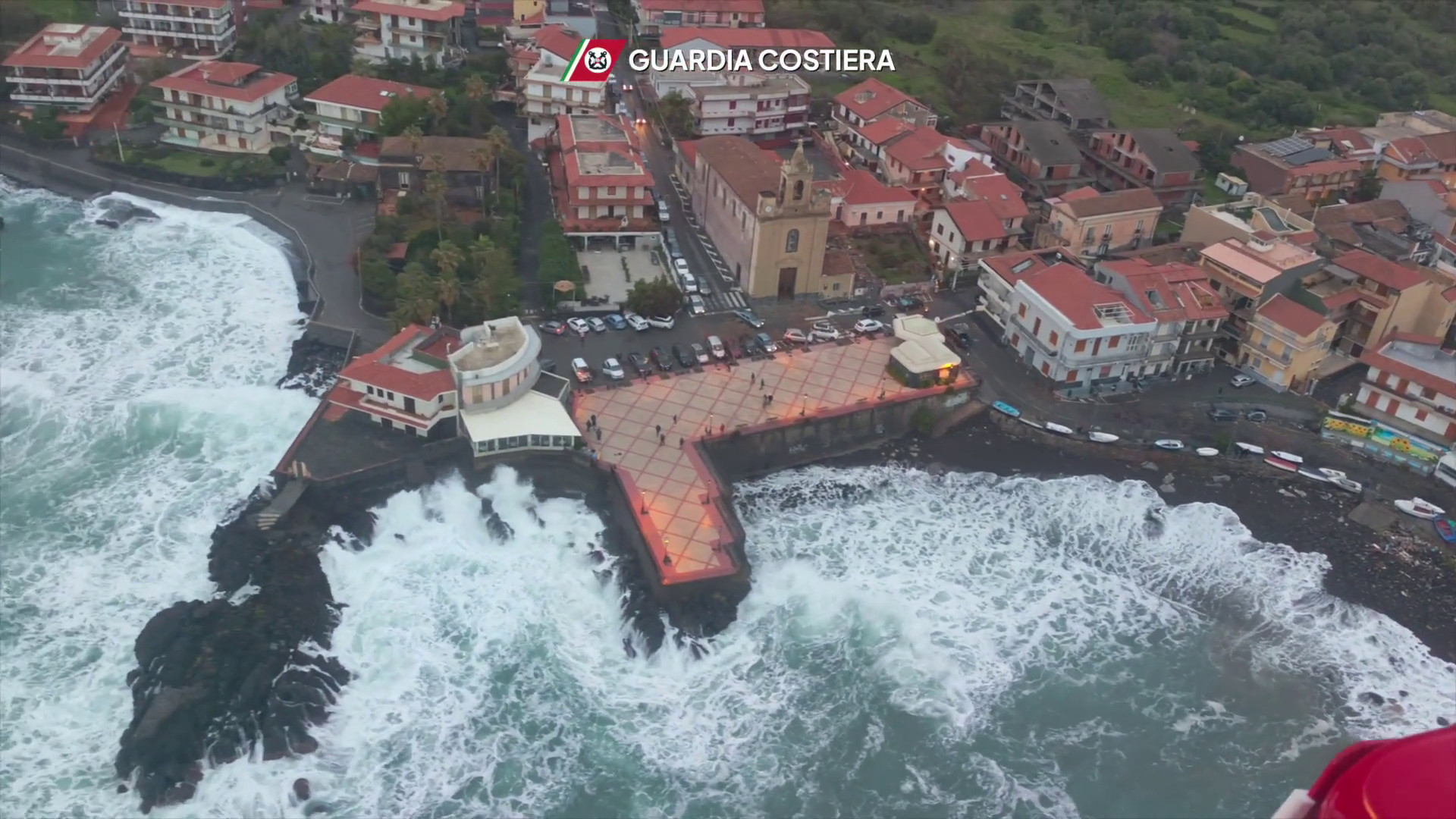 Maltempo, interventi della Guardia Costiera nei territori colpiti del Sud Italia