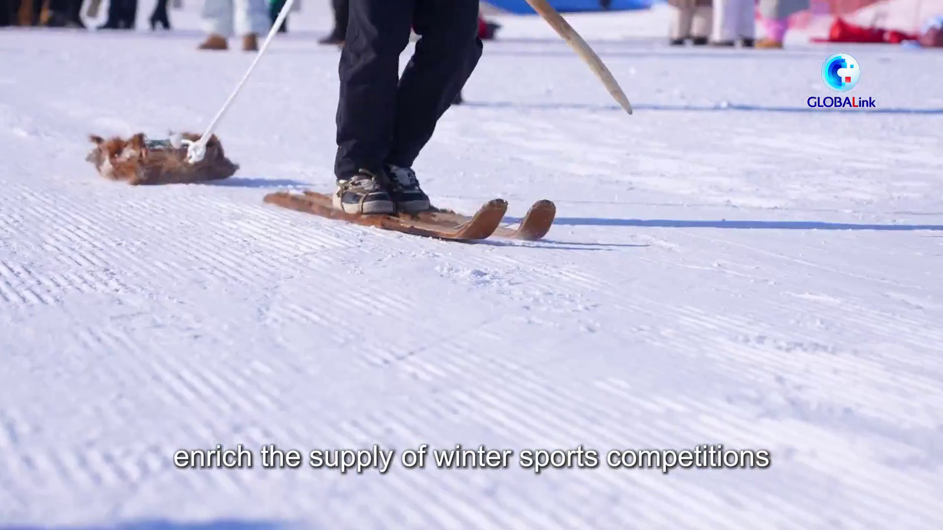 Cina, nello Xinjiang torna la gara di “sci di pelliccia”.Più di 300 partecipanti