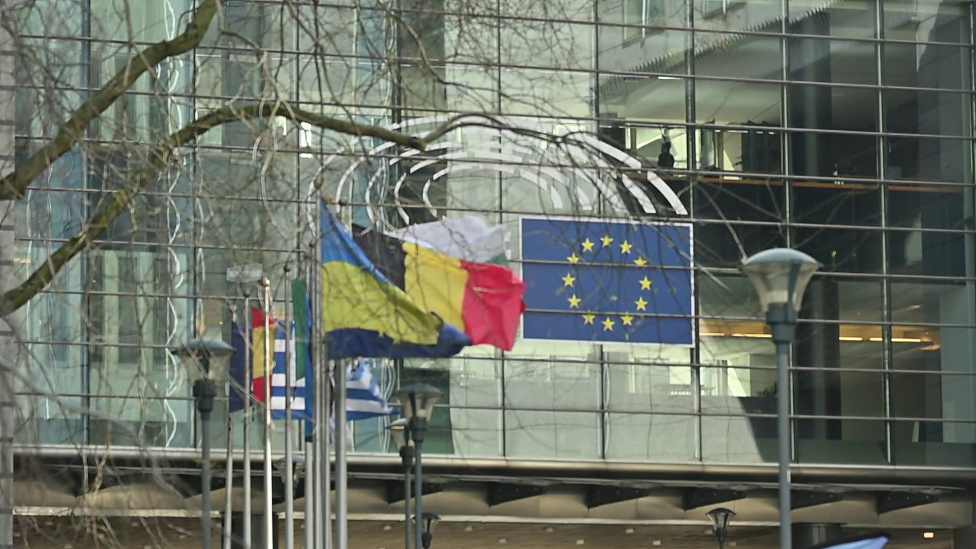 Dal Parlamento Ue primo via libera all’Euro digitale