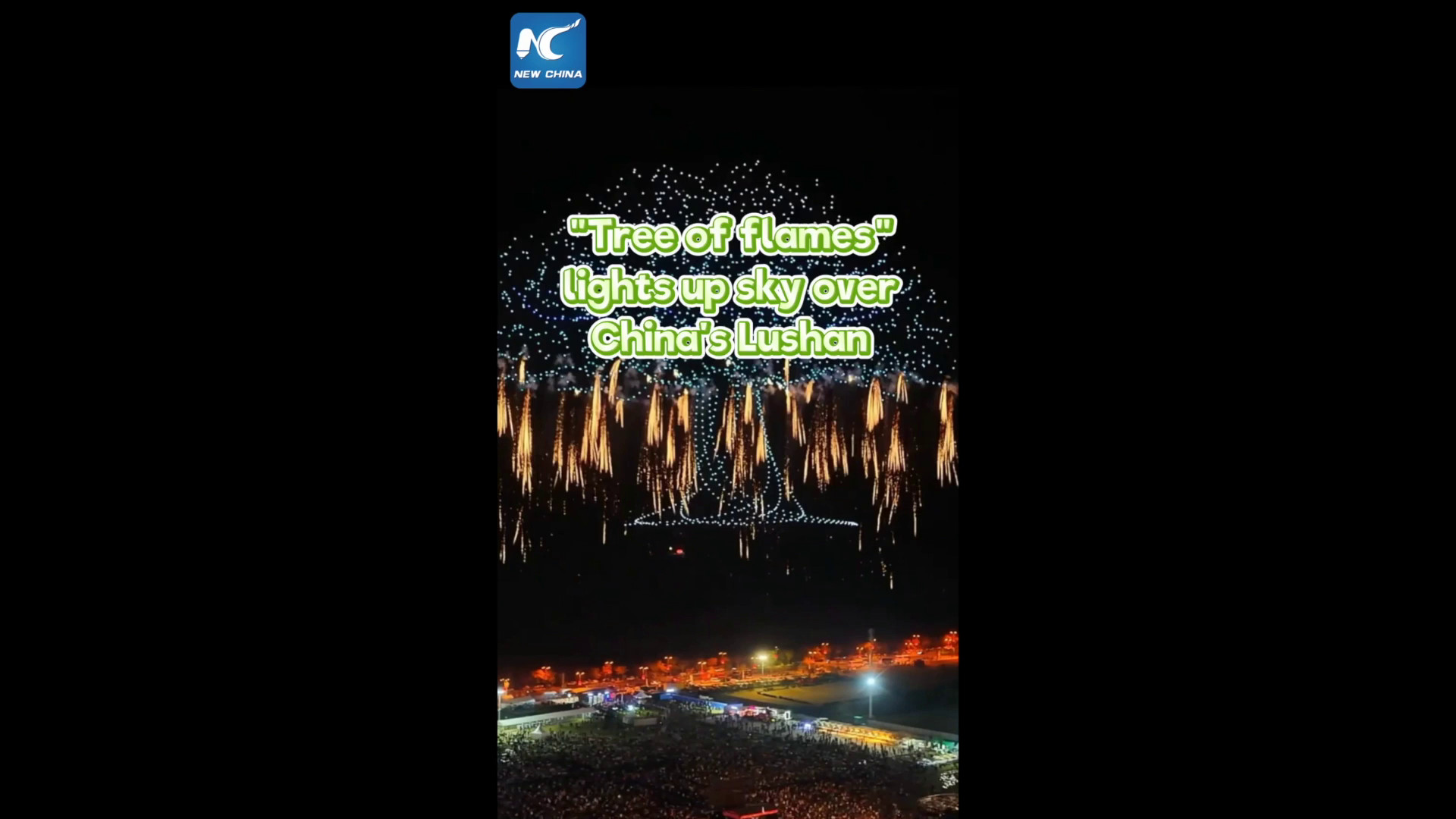 Cina: spettacolo di droni illumina cielo sopra Lushan